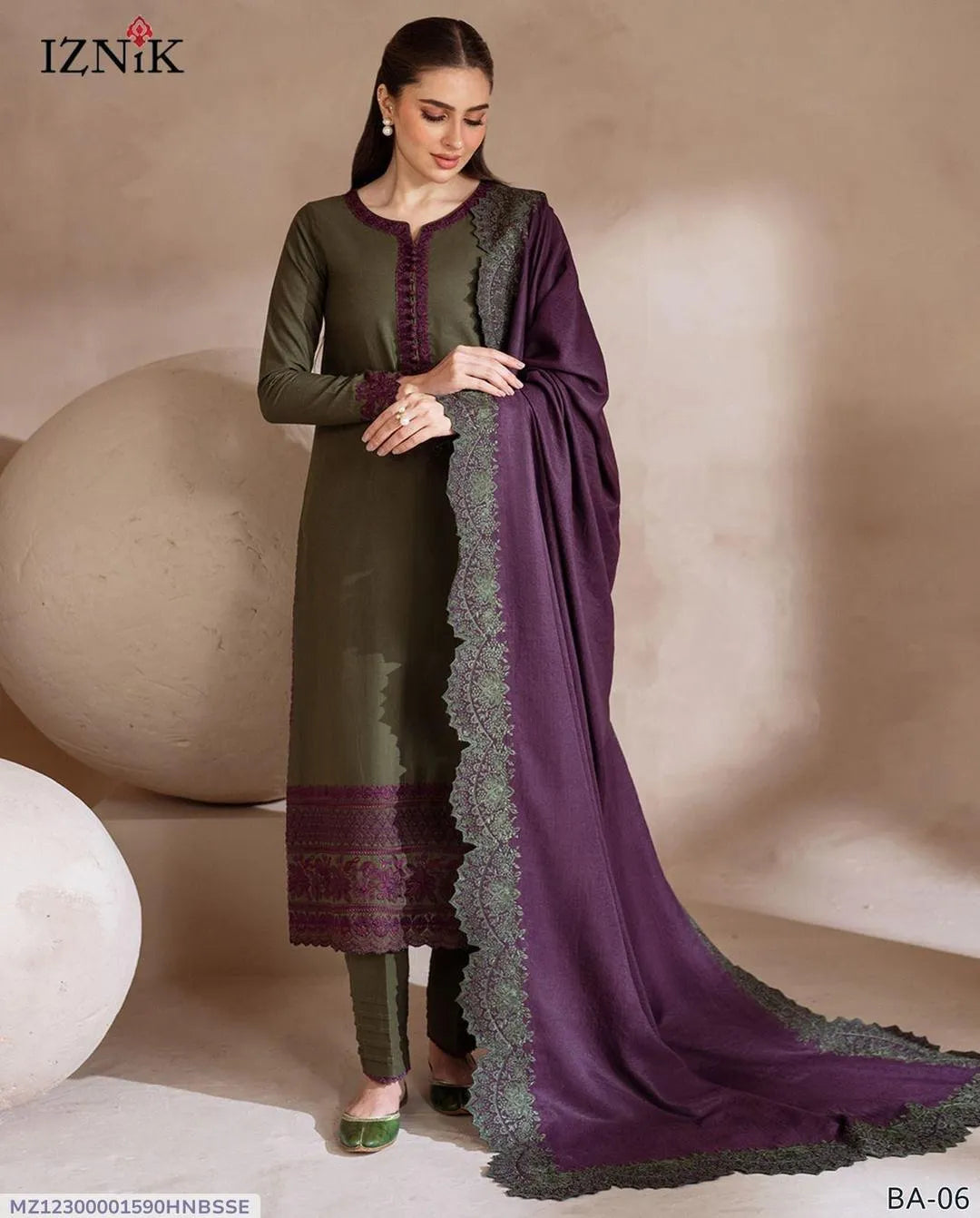 Exquisite 3 Pcs Embroidered Suit Set in Green | Crafted Dhanak Fabric